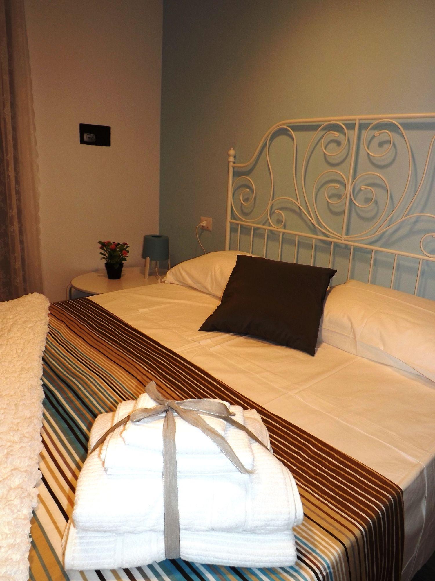 Bed and Breakfast Domus Alma Nápoles Exterior foto
